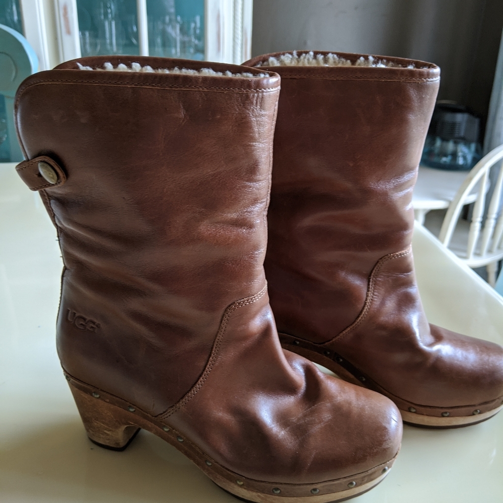 UGG women's brown leather boots size 5